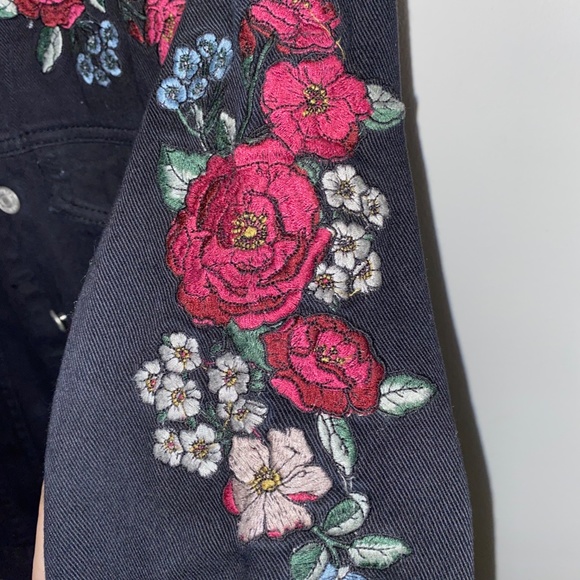 PacSun Women's Denim Jacket - Picture 4 of 8